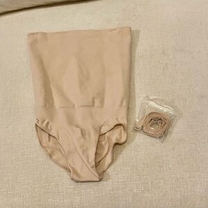 Skims High Waisted Brief Shapewear Small Sand